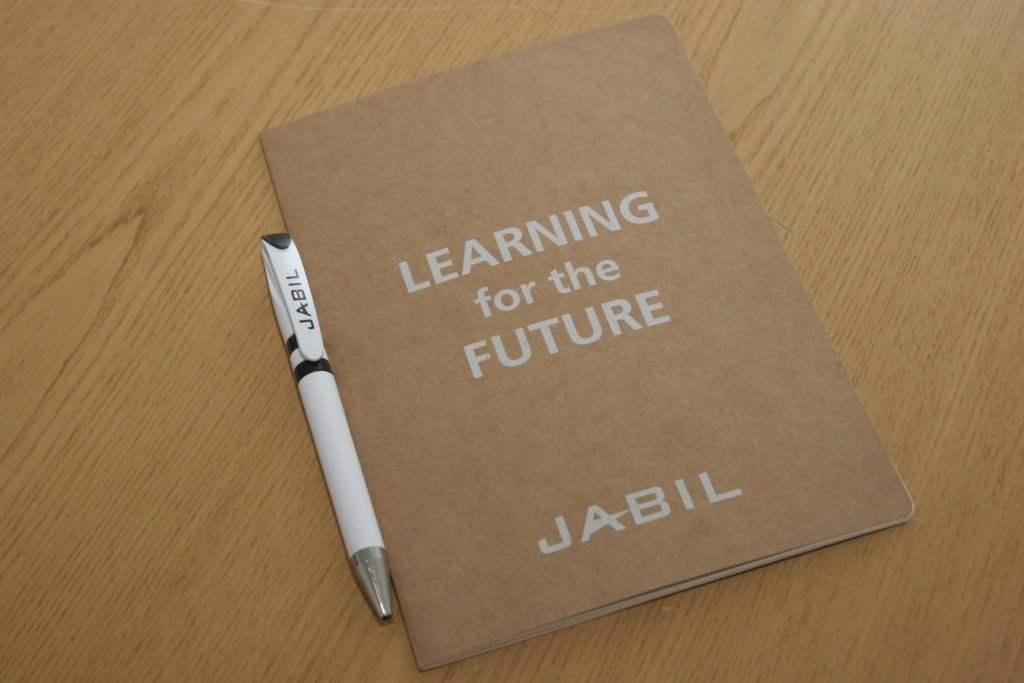 Студентам ХНУРЕ розповіли про можливості практики у компанії JABIL
