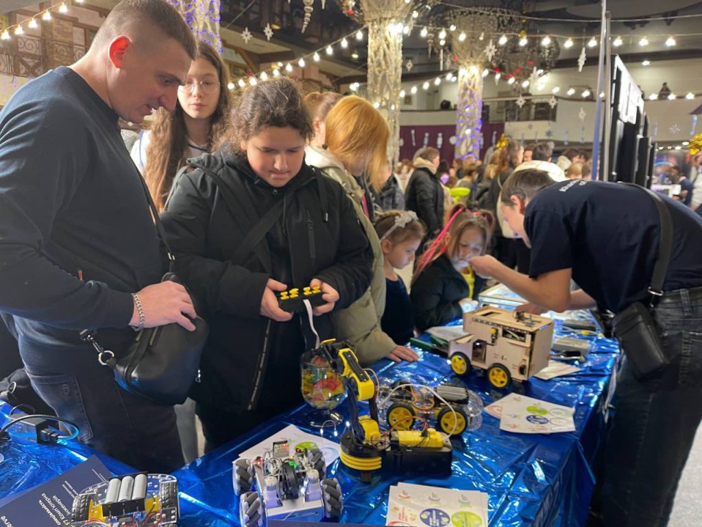 День святого Миколая – дитячі усмішки в товаристві ХНУРЕ