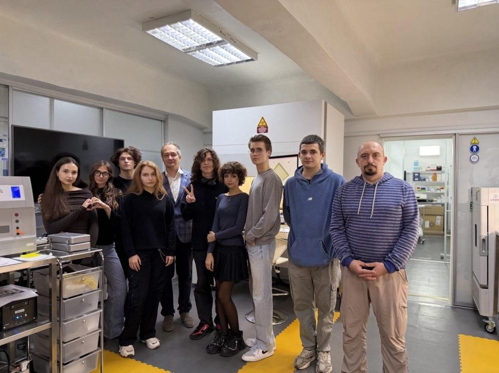 Студенти та викладачі ХНУРЕ ознайомилися з технологіями 3D-біодруку в лабораторії Karazin BioMed