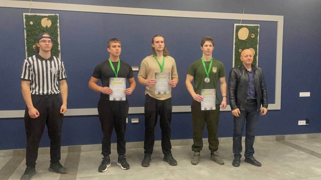 Студент ХНУРЕ Данііл Луцков – срібний призер 100Pudiv Kharkiv Student Armwrestling League 2026