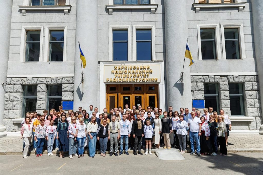 ХНУРЕ вітає з Днем вишиванки