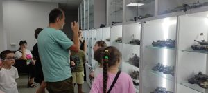 Юні харків’яни відвідали виставку військової техніки в ХНУРЕ