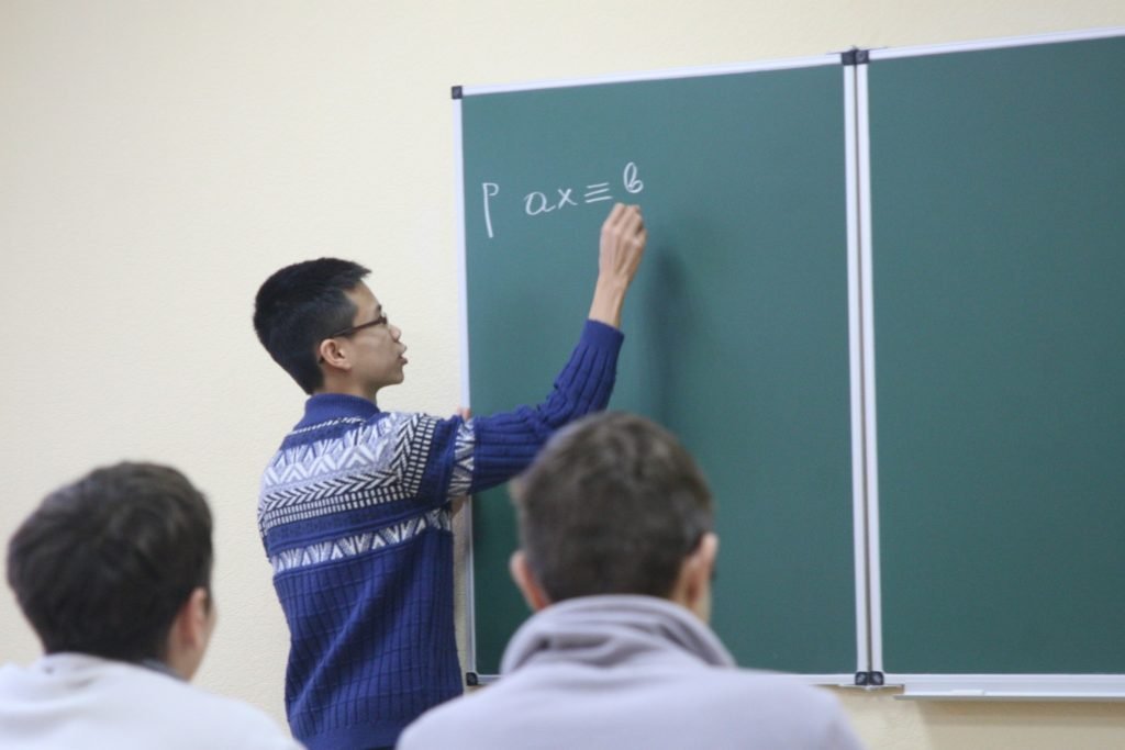 У ХНУРЕ відкрилась Всеукраїнська зимова математична школа