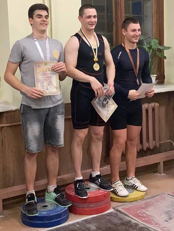 Студент ХНУРЭ завоевал серебро на чемпионате по тяжелой атлетике